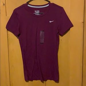 Small slim fit maroon Nike T-shirt